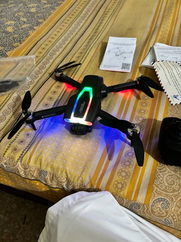 new drone only 5 times used a good  battery 2