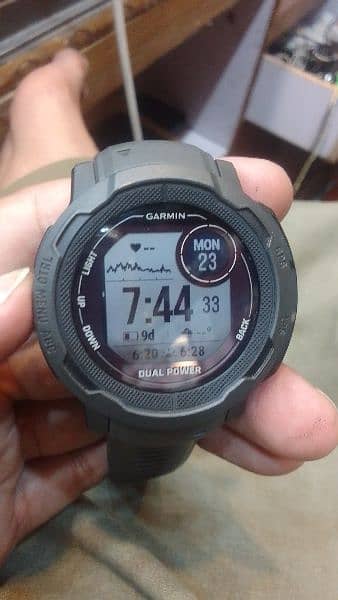 Garmin Instinct 2 Solar in mint condition 50% off than online 3