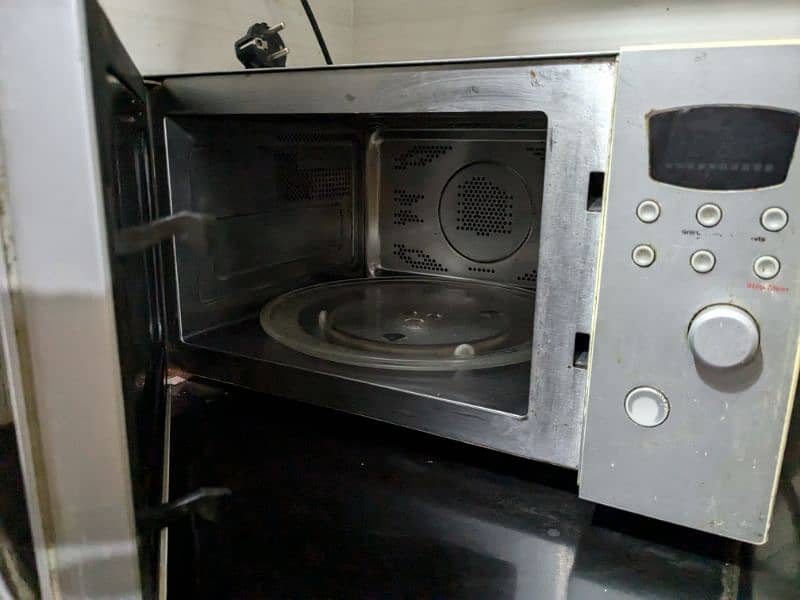 Dawlance Microwave 2