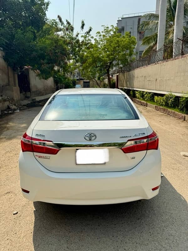 Toyota Corolla Altis 2016 4