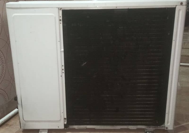 2 Ton Kenwood DC Inverter AC 7