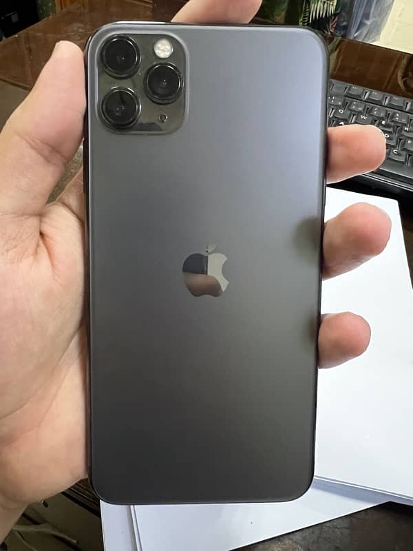 IPHONE 11 Pro Max (Scratchless) 5