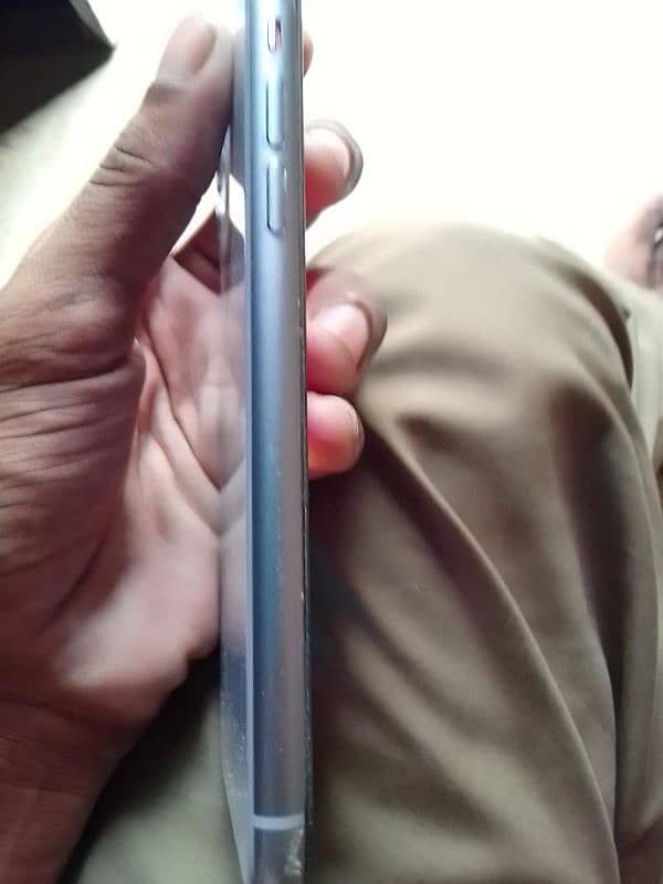 iPhone 11 64gb non PTA 1