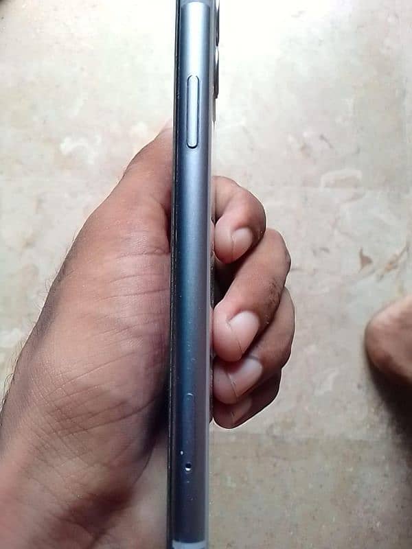 iPhone 11 64gb non PTA 2