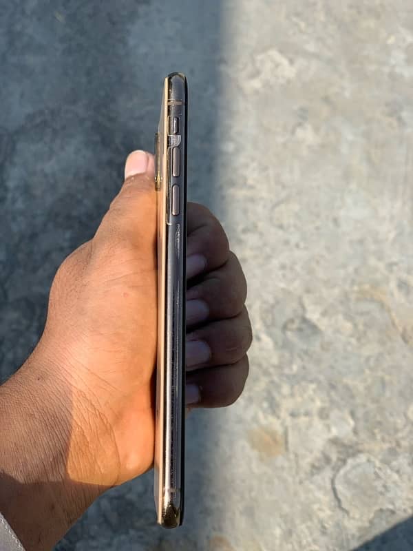 iphone xsmax 256gb golden 1