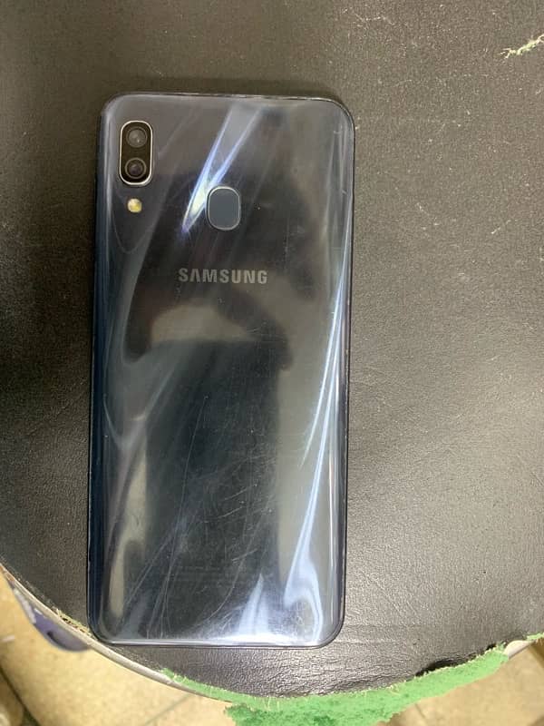 samsung a30 4/64 1