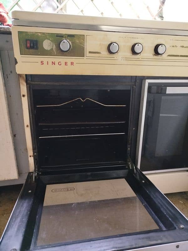 cooking range in very good condition 2