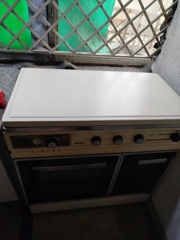 cooking range in very good condition 5