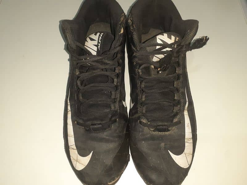 NIKE Black Football Shoes 0