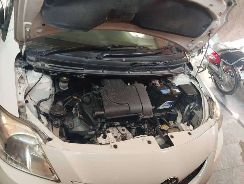 Toyota Belta 2010 3