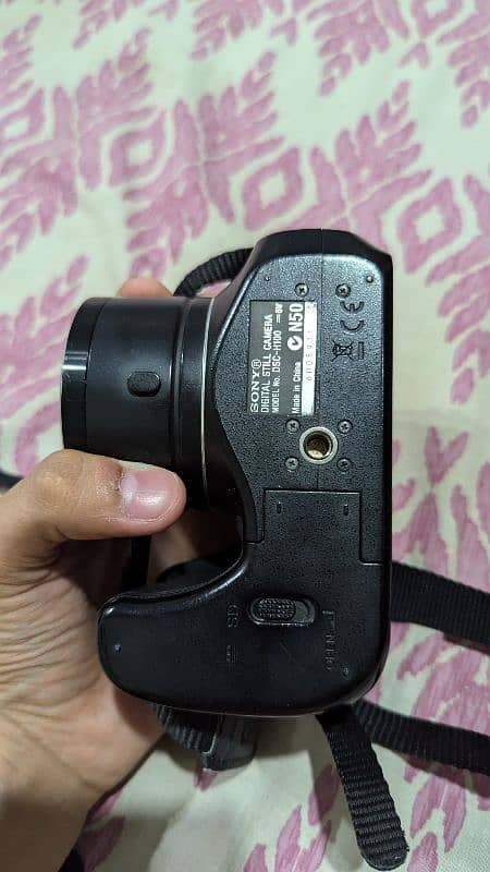 SONY CYBERSHOT DSC - H100 CAMERA FOR SELL 4