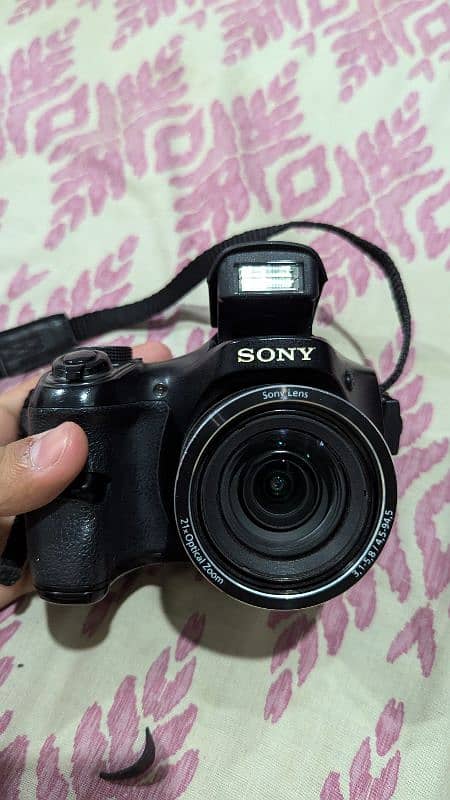 SONY CYBERSHOT DSC - H100 CAMERA FOR SELL 11