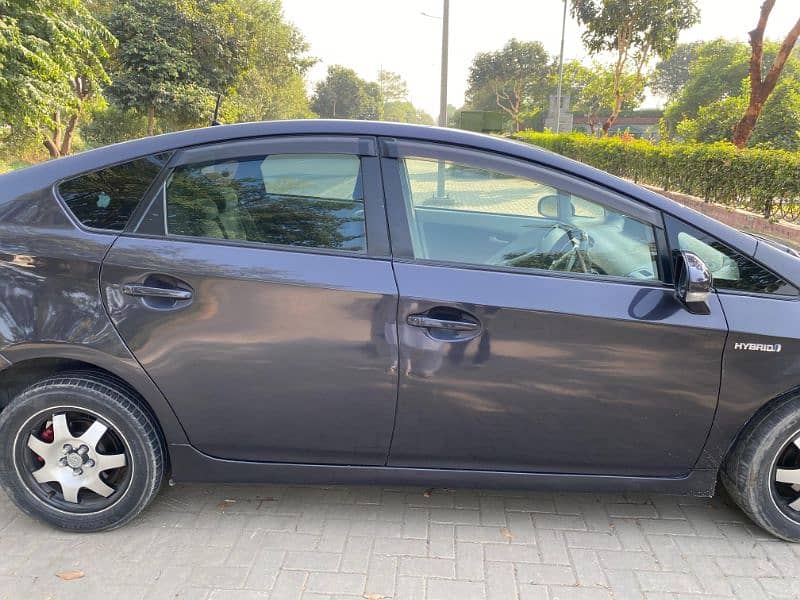 Toyota Prius 2011/14 4