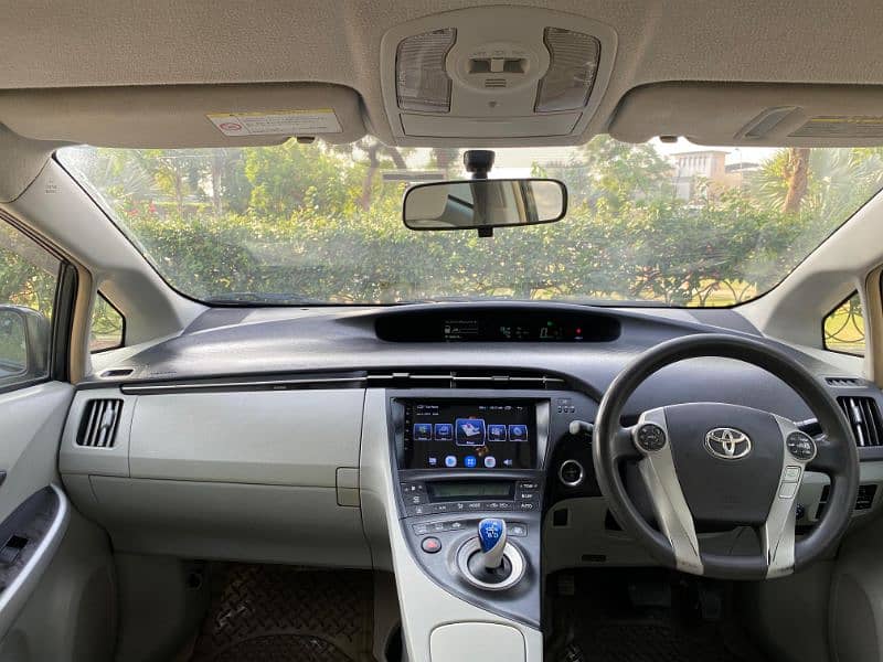 Toyota Prius 2011/14 13