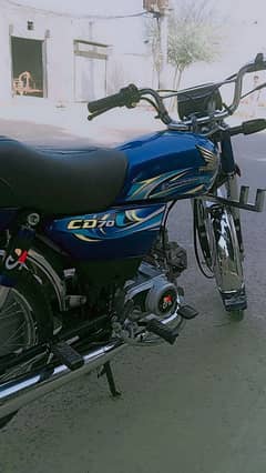 Honda CD 70 for sale blue colour open letter