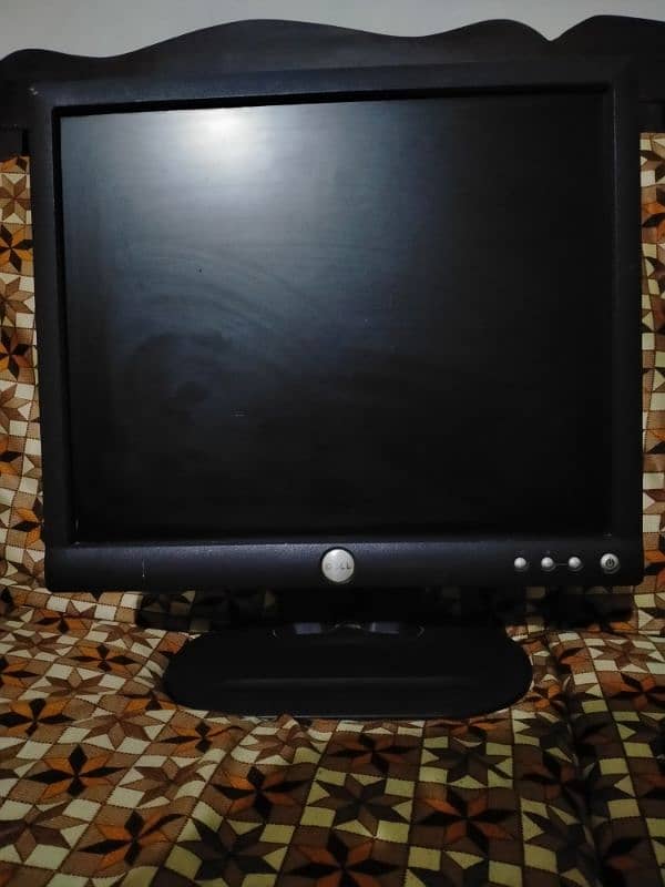 Dell 17" Inches LCD 4