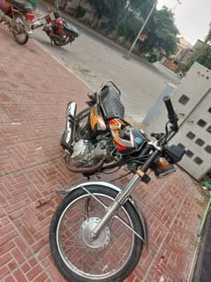 125 Honda motorcycle for sale in bahria town lahore