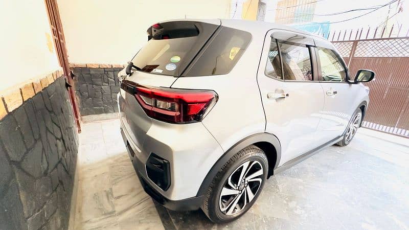 Toyota Raize z package fresh import oct - 2024 11