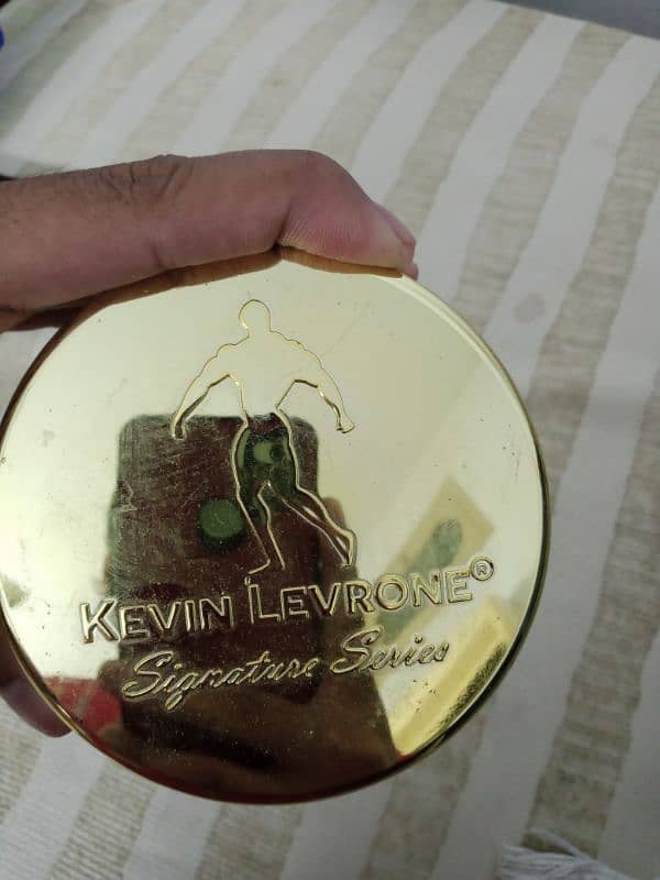 KEVIN LEVRONE GOLD CREATINE 3