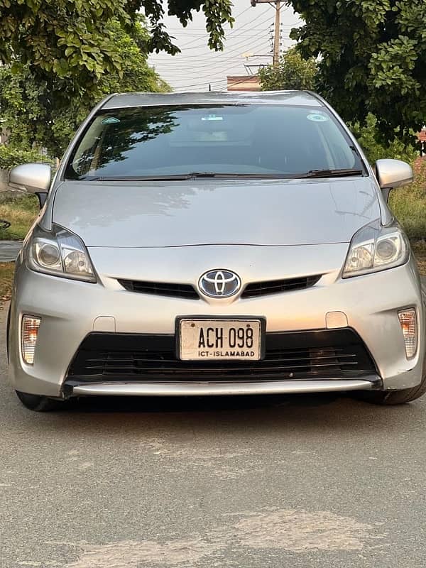 Toyota Prius 2013 1