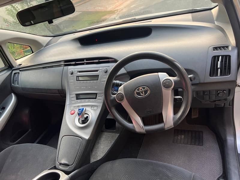 Toyota Prius 2013 7