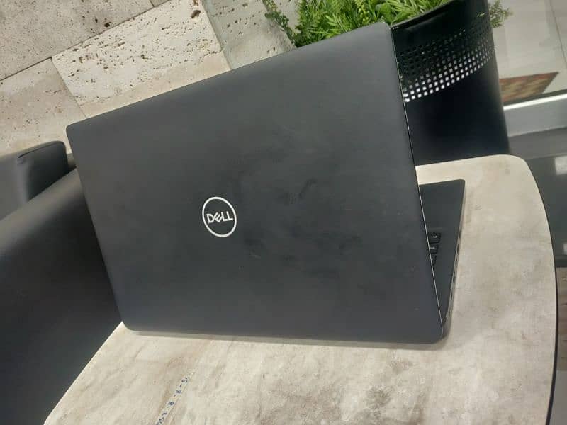 Dell latitude i5 8th generation 8GB,256GB, nun pad, 15.6' display 2