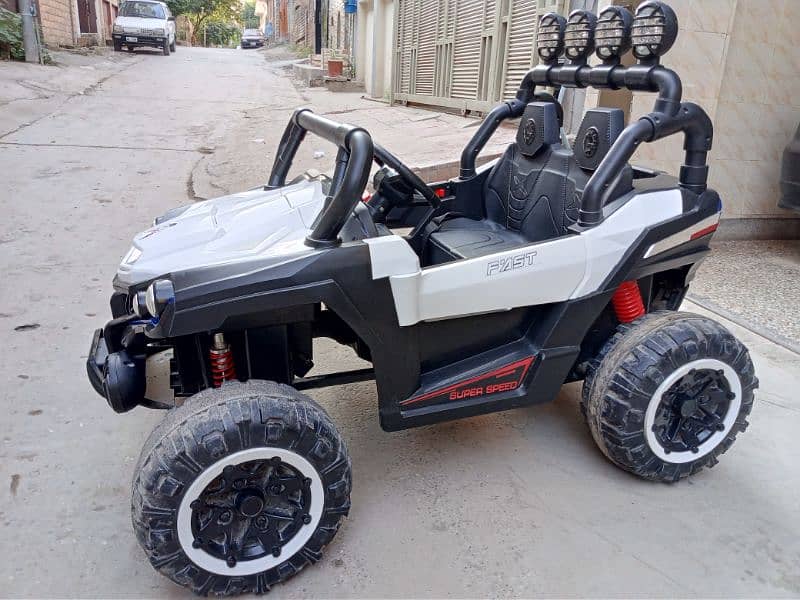 4 × 4 Off Road Jeep - 2 Seater 5