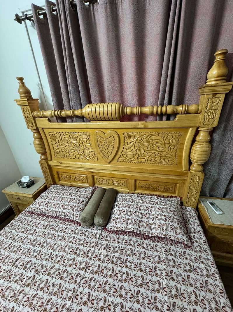 King Bed Set / Bed Set / Bed with dressing Table 3