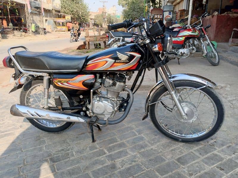 Honda CG 125 2018 black color 7