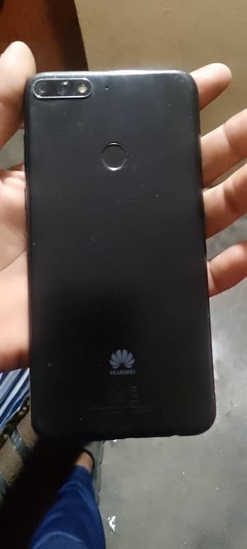 HUAWEI Y7 2018 1