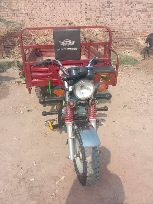 Road prince 150cc loader Rickshaw. 3