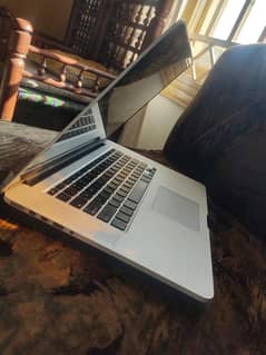 Macbook Pro 2015 ,15 inch scratchlees device