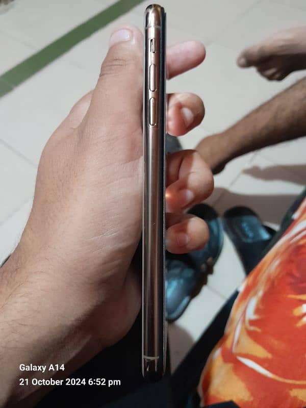 iphone xs max non PTA 1