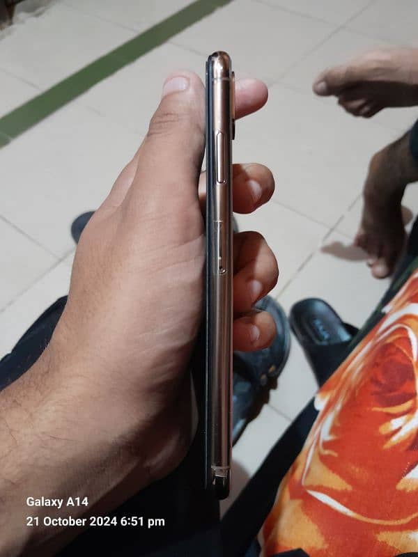 iphone xs max non PTA 2