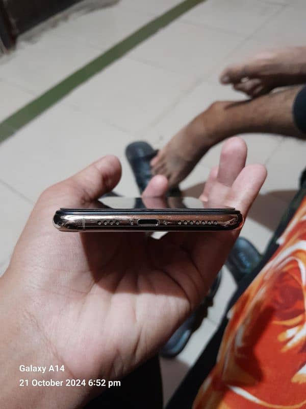 iphone xs max non PTA 4