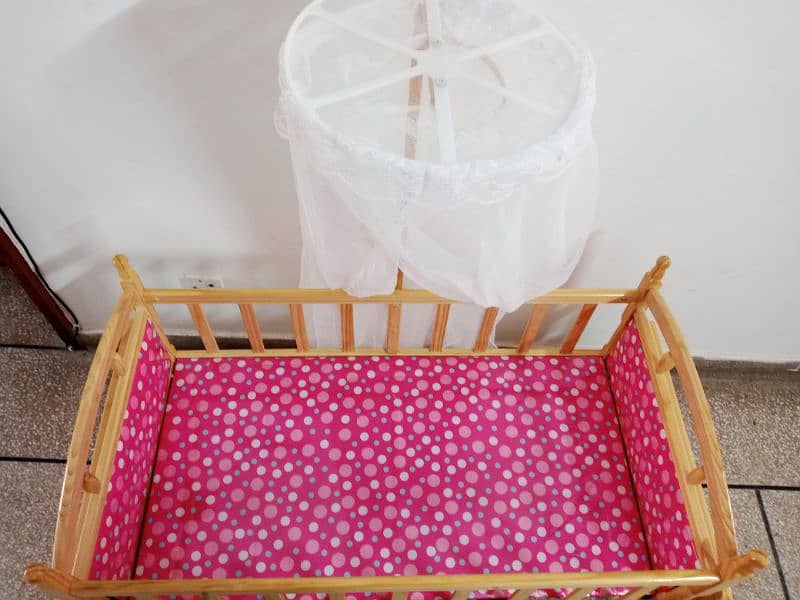 wooden baby crib/cradle 4