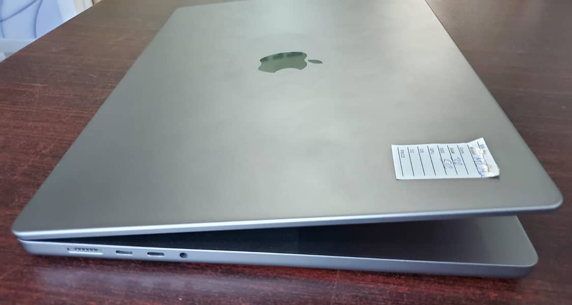 Macbook M1 Max 2021 16" 32gb Ram 512gb SSD 4