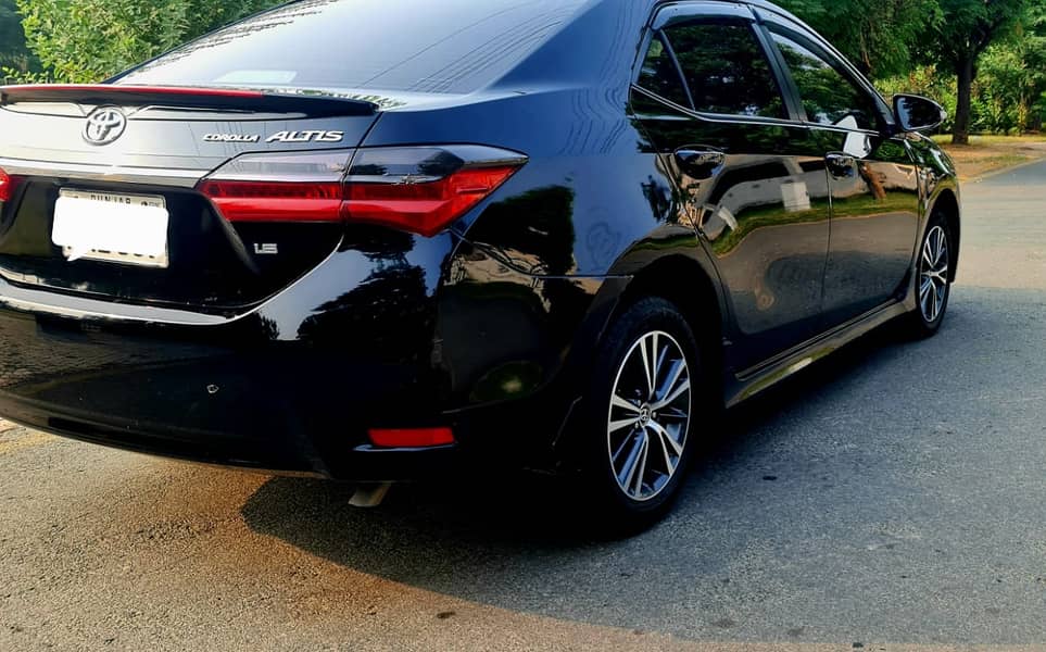 Toyota Corolla Altis 2019 1.6 Automatic 5