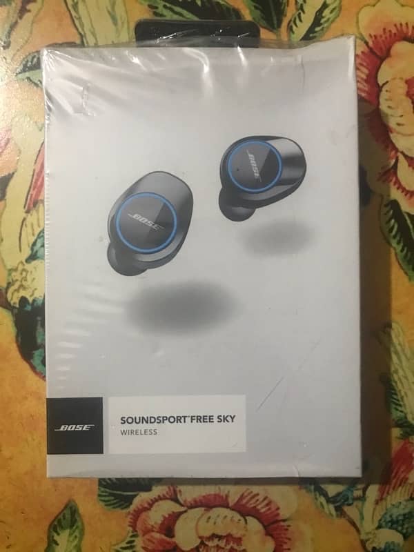 Ear buds mix new lot (Only battery dead) 5