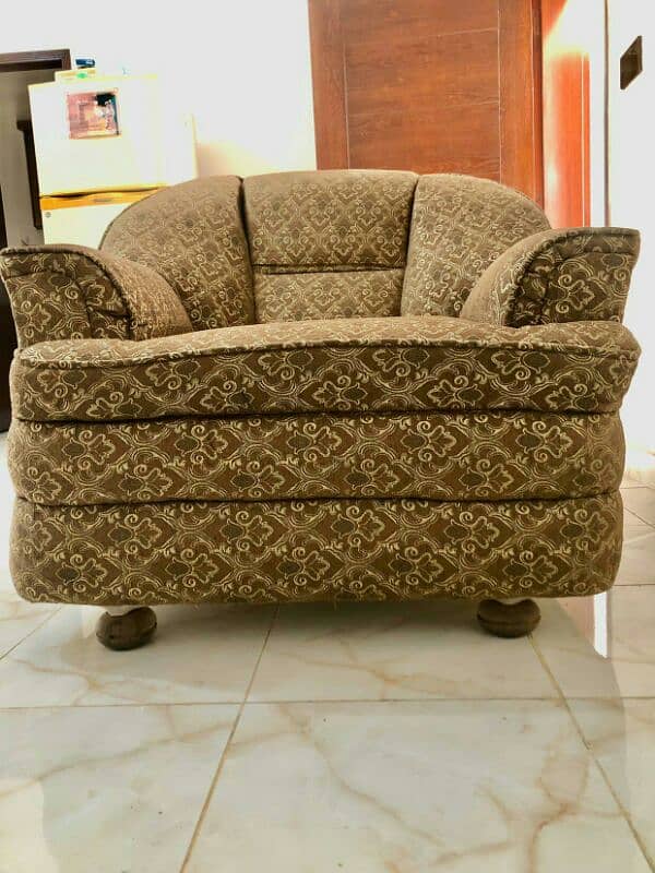 5 seater sofa set available for sale. 0