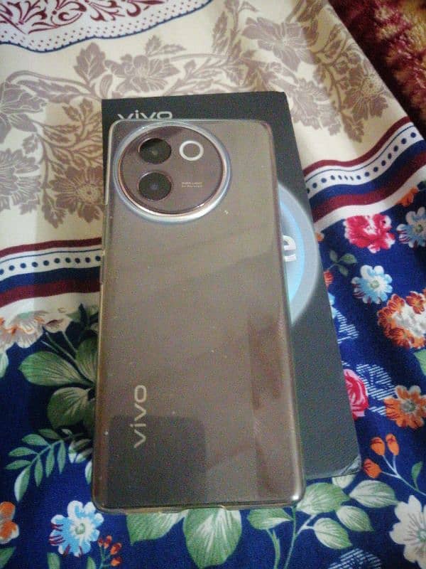 Vivo v30e Brown 0