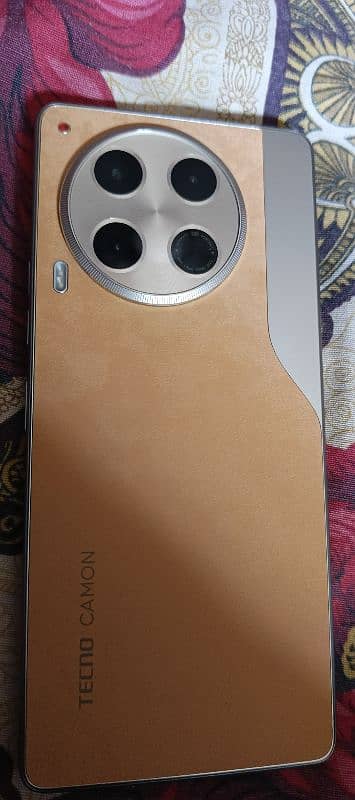 camon 30 loewe 10 days used 4