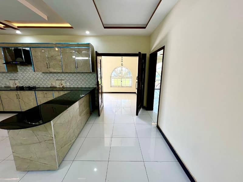 1 KANAL LUXURY BRAND NEW CORNER HOUSE FOR SALE MULTI F-17 ISLAMABAD 18