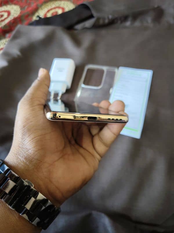 INFINIX ZERO 30, 256GB, 8+8GB, 3MONTH WARRANTY 6