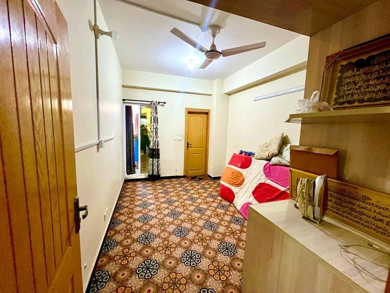 2 BEDROOM FURNISHED FLAT FOR SALE F-17 ISLAMABAD ALL FACILITY AVAIB 9