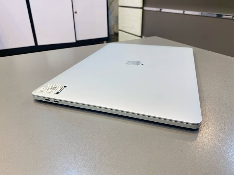 MacBook Pro  15” 2017  i7/16/256 7