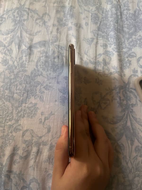 iPhone XS Max 64gb pta approved 1