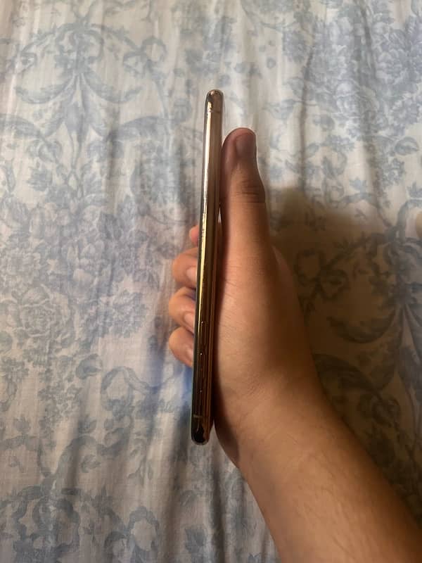 iPhone XS Max 64gb pta approved 3