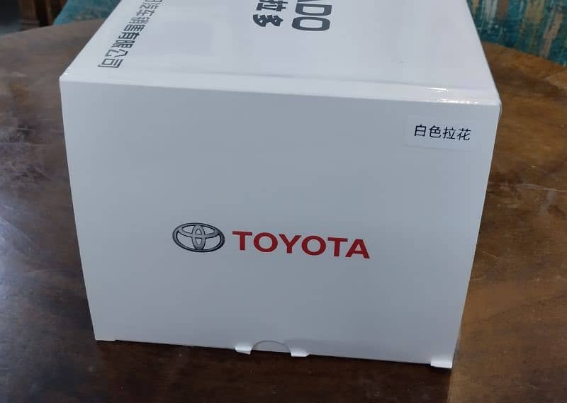 2010 Toyota Parado 1/18 Model for gift or decor 13