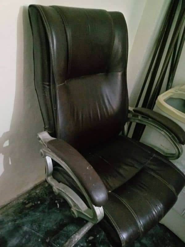 Office Chair Condition 10/8 1